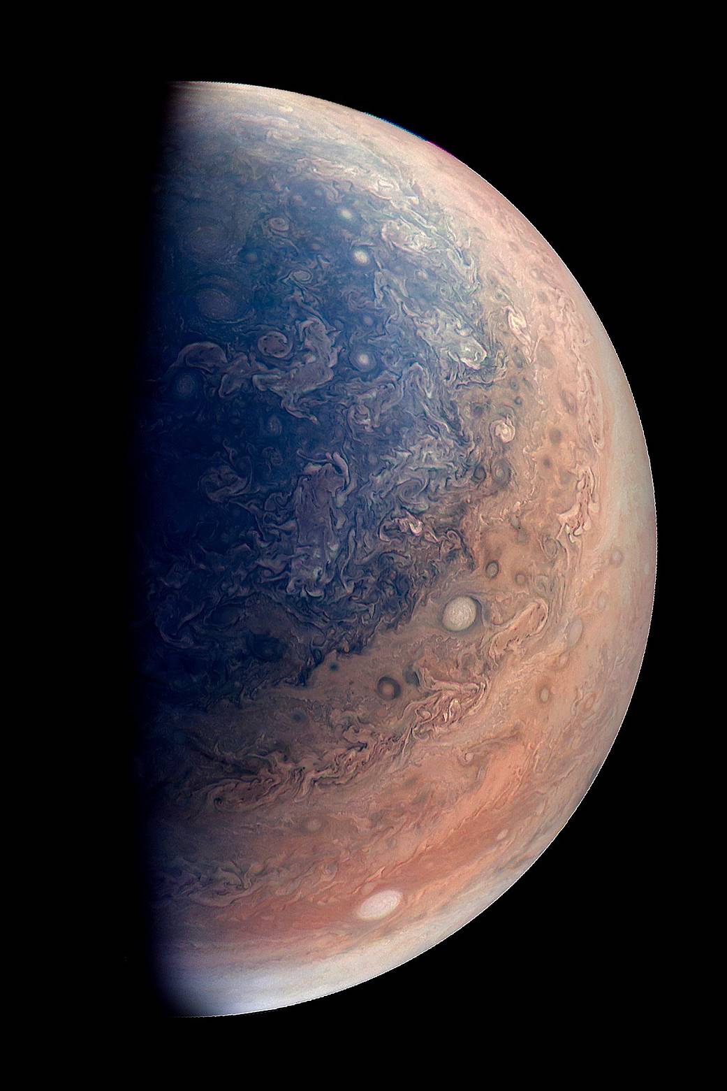 17 05 06 木星に接近 Nasaの木星探査機ジュノーの最新画像と情報を翻訳